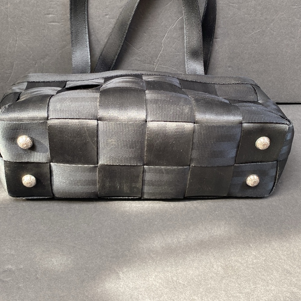 Harvey seatbelt purse Preloved - Picture 9 of 11
